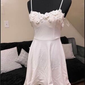 Elegant White Floral Dress